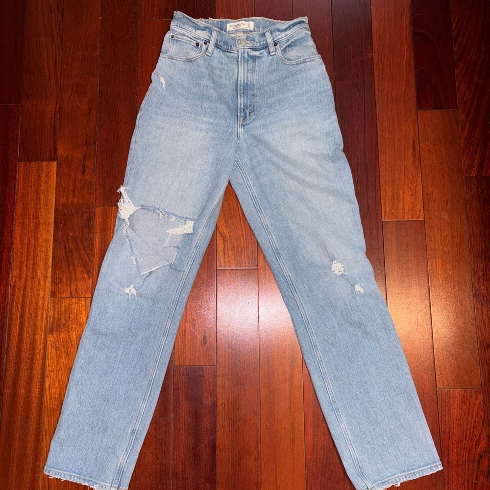 Abercrombie & Fitch The 90’s Straight Ultra High Rise Jeans